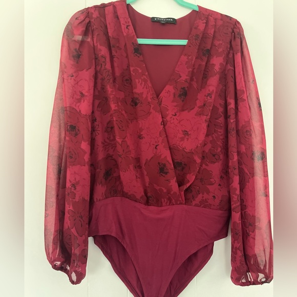 Gibson Look Dark Red Floral Blouse Bodysuit Plunging Neckline Size Large - Picture 3 of 14